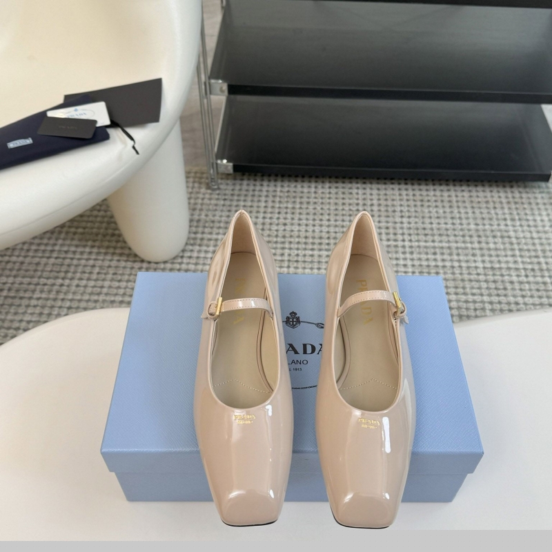 Pra*a flat shoes